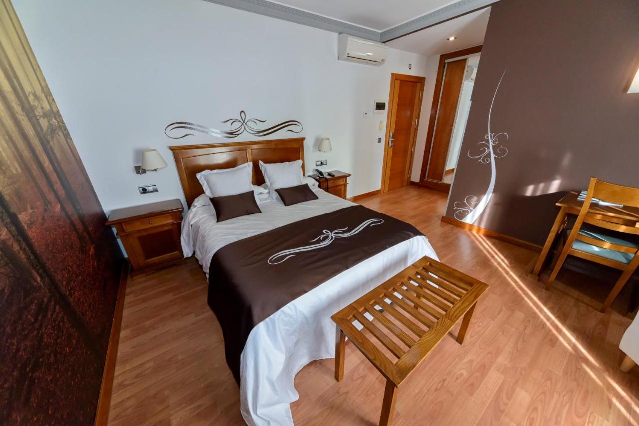 Hotel La Barrosa Abejar Exterior photo