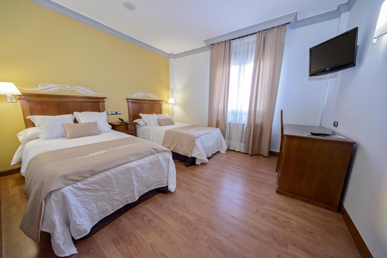 Hotel La Barrosa Abejar Exterior photo