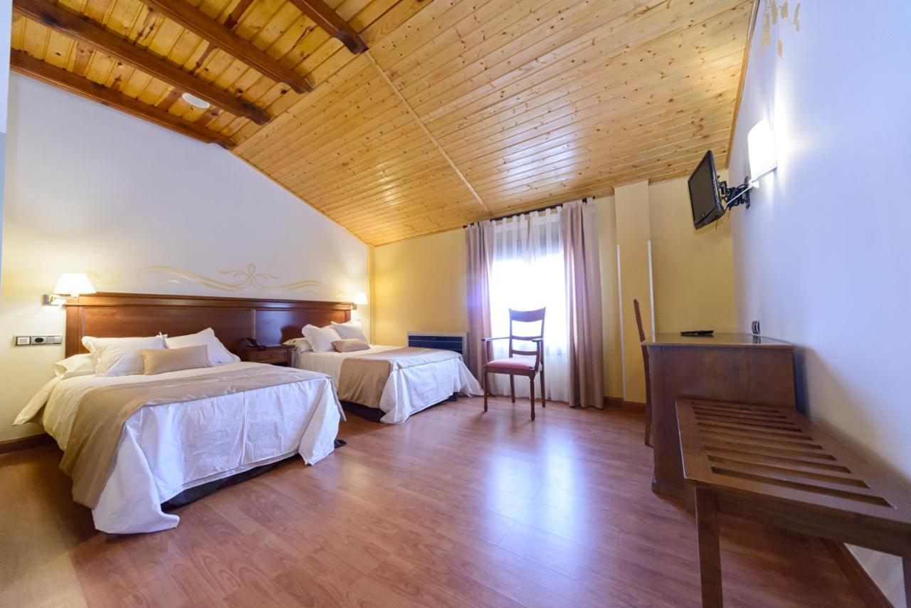 Hotel La Barrosa Abejar Exterior photo