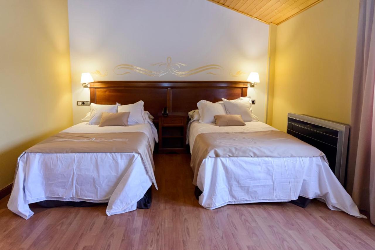 Hotel La Barrosa Abejar Exterior photo